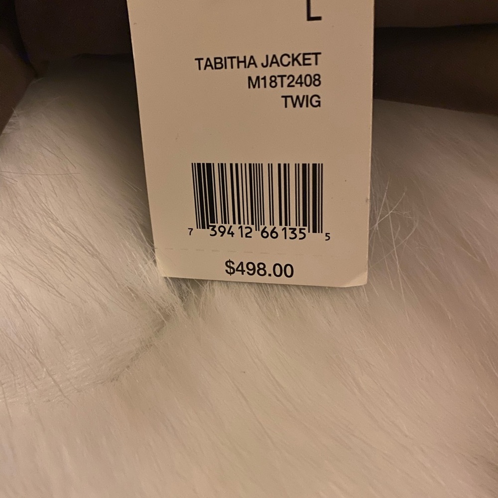 Jacket 🧥 - Picture 2 of 5